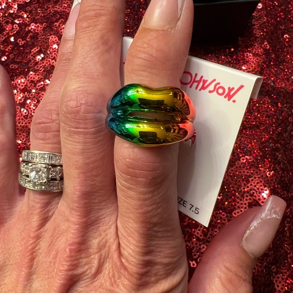 🌈Betsey Johnson Rainbow 🌈 Lips Ring-SZ 7.5-NWT - Picture 7 of 11